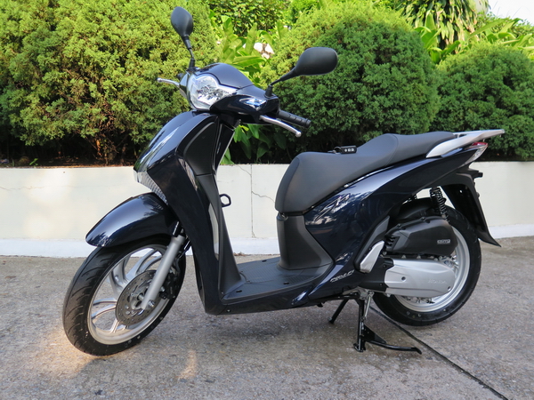 Cận cảnh 2 màu mới của SH 2015