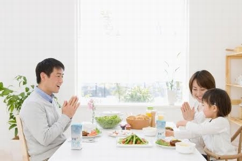 Uống sữa tươi để giảm stress.