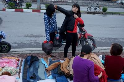 Lạnh đầu mùa, người Hà Nội vội vã mua áo rét