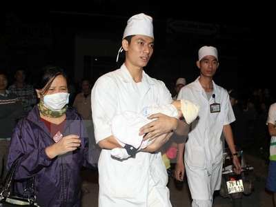 Vụ cháy chung cư Xa La: Hàng chục người bị ngạt khói, hoảng loạn