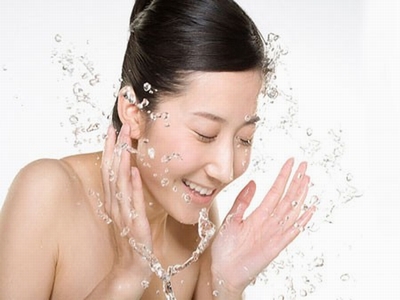 Thói quen xấu khiến da bạn bị khô nẻ