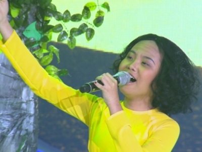 Hóa nghệ sĩ &quot;gạo cội&quot;, Phương Mỹ Chi giành giải thưởng lớn