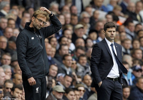 Ông Klopp bất phân thắng bại trong cuộc so tài với HLV Pochettino