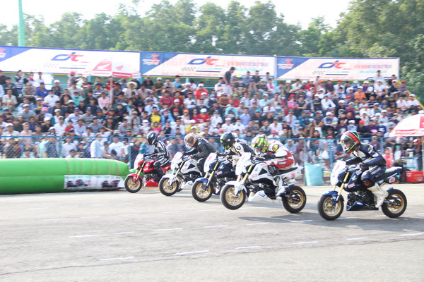 Đua MSX 125