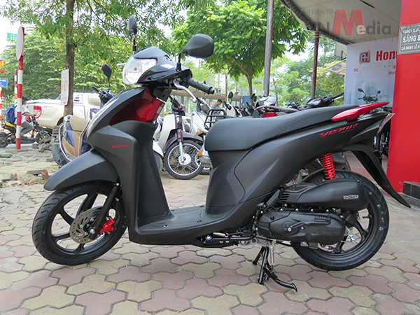 Honda Vision màu sơn đen mờ