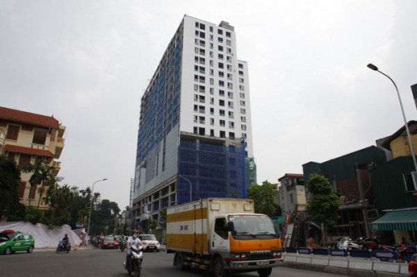 Hôm nay cắt ngọn tòa nhà 8B Lê Trực
