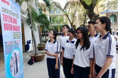 Tuyển sinh Đại học: Bộ Giáo dục sẽ không &quot;ôm&quot; giấy báo điểm