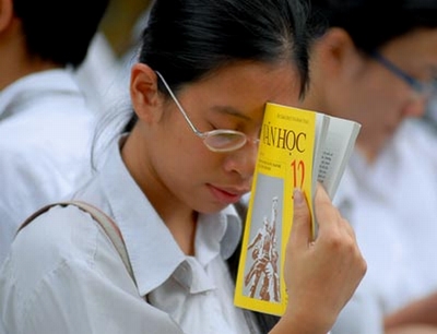 Bắt buộc học môn Ngữ văn tới hết lớp 12
