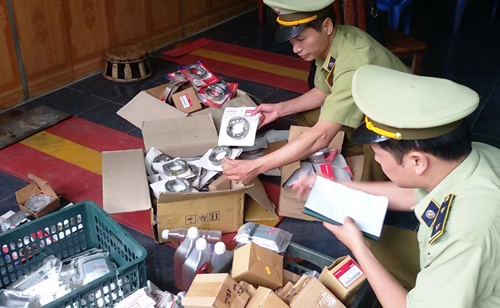 Các cơ quan chức năng liên tục phải bắt giữ những lô hàng phụ tùng nhái các thương hiệu lớn