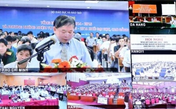 Thứ trưởng Bộ GD&ĐT Bùi Văn Ga trình bày tại Hội nghị tổng kết năm học 2014-2015. (Ảnh: VGP)