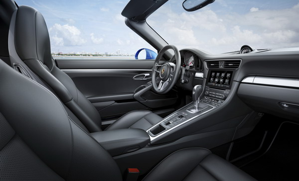 Nội thất 911 Carrera 4