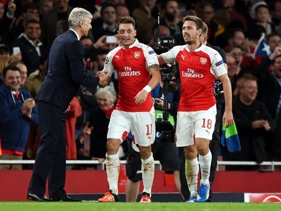 Arsenal - Everton: Đánh chiếm ngôi đầu