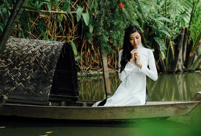 Hoa hậu Quốc tế 2015: Thúy Vân ghi điểm nhờ khả năng ngoại ngữ cực siêu