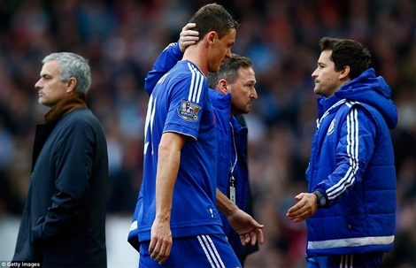 Mourinho đang chịu vô vàn sức ép sau trận thua West Ham