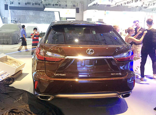 Đuôi xe thiết kế mới 
