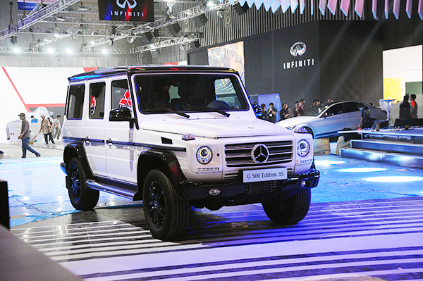 Mercedes trưa nay bắt đầu đưa xe vào