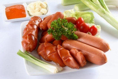 Xúc xích và các loại thịt đỏ có thể gây ung thư