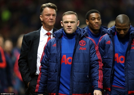 HLV Van Gaal không trách cứ Rooney, Young sau khi bỏ lỡ cơ hội ở loạt penalty