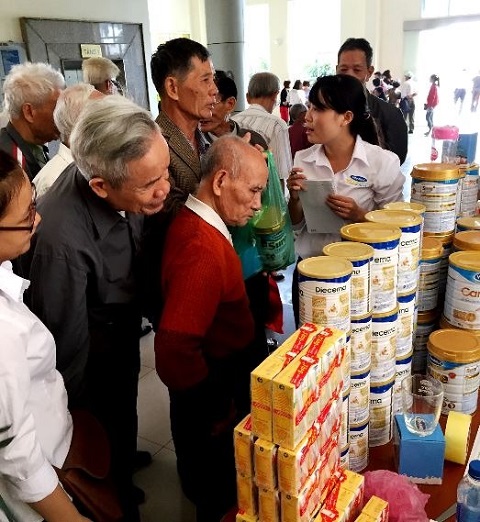 Người cao tuổi rất quan tâm đến các sản phẩm dinh dưỡng đặc biệt của Vinamilk