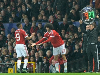 MU thắng trận, Van Gaal bị cổ động viên nhà la ó!