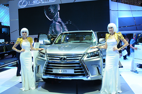 Lexus LX570 2016 vừa ra mắt tại Việt Nam