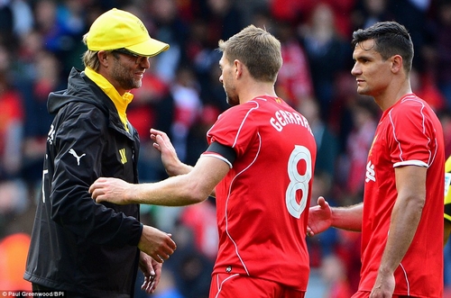 Gerrard (giữa) sẽ trở lại thi đấu dưới trướng của HLV Klopp?
