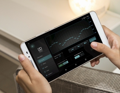 Phab Plus: Smartphone ngoại cỡ giá mềm