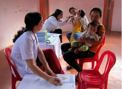 500 trẻ em và bà mẹ được khám tư vấn dinh dưỡng miễn phí