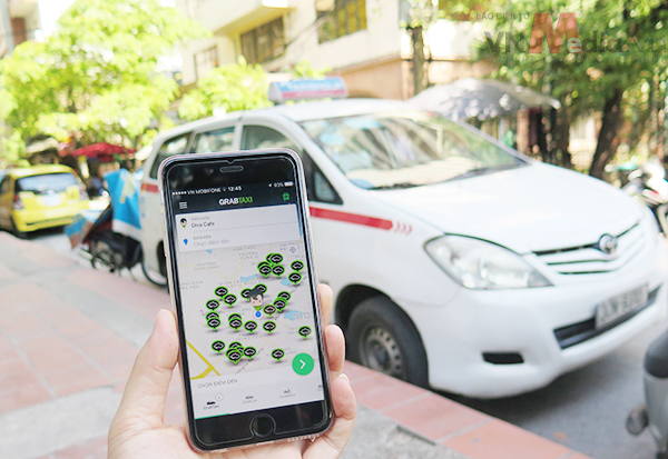 Uber, Grab bị các hãng taxi truyền thống phản ứng dữ dội vì ảnh hưởng tới quyền lợi