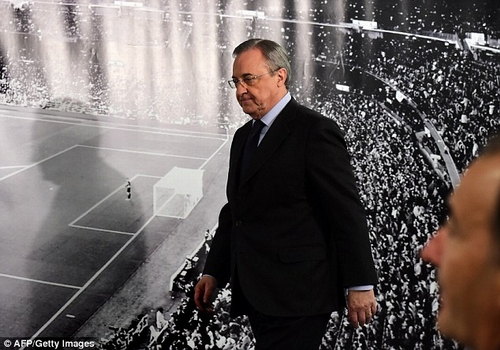 Chủ tịch Perez vẫn ủng hộ HLV Benitez sau thất bại trước Barca