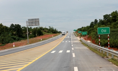 &quot;Cấm cửa&quot; hàng loạt ô tô trốn phí cao tốc Nội Bài - Lào Cai