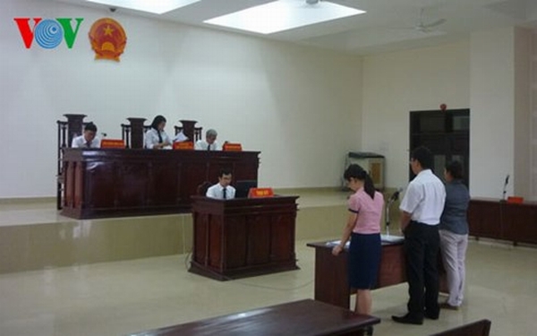 Phiên tòa sơ thẩm xét xử học viên vi phạm hợp đồng Đề án 922.