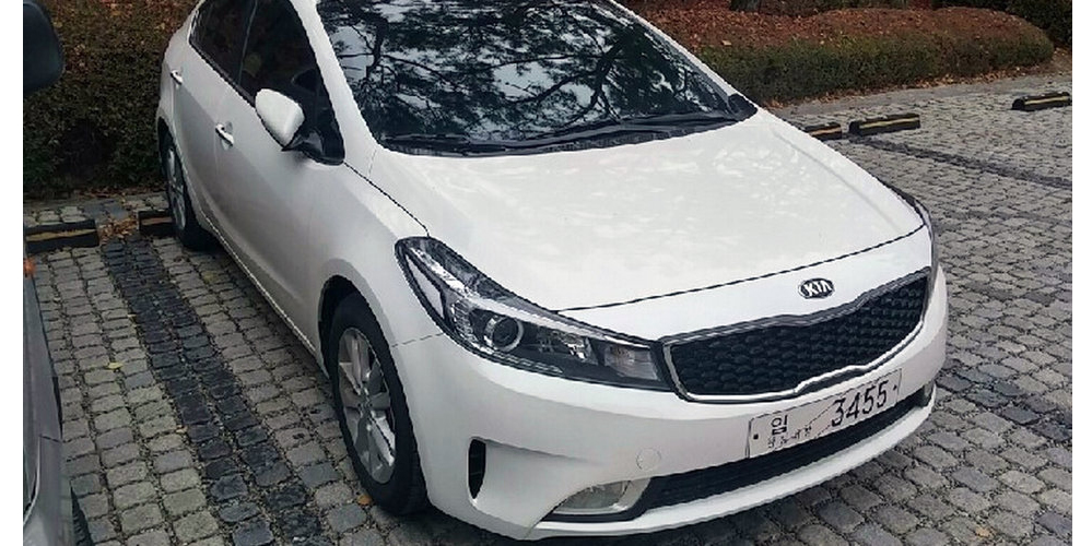 Lộ ảnh thật Kia K3 2016