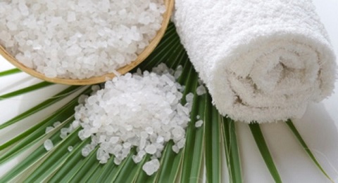 Muối - nguyên liệu rẻ tiền nhưng có tác dụng làm đẹp làn da