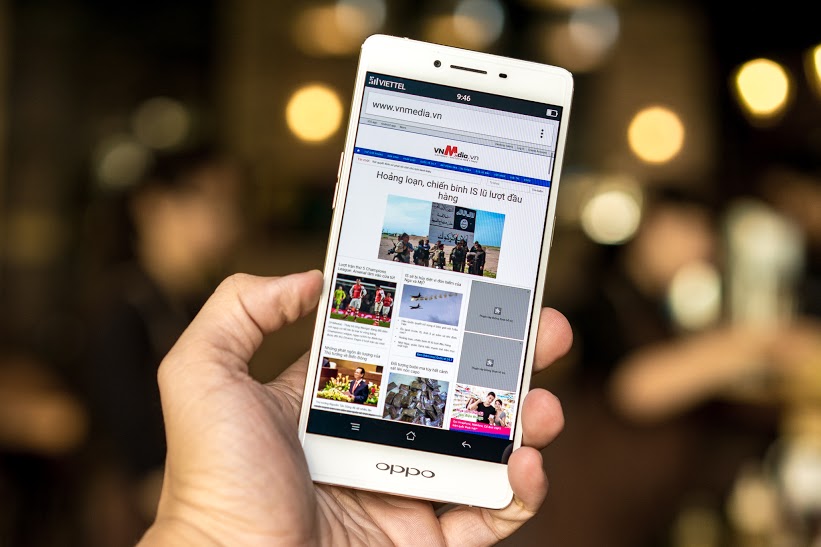 Trên tay smartphone vỏ kim loại, RAM 4GB