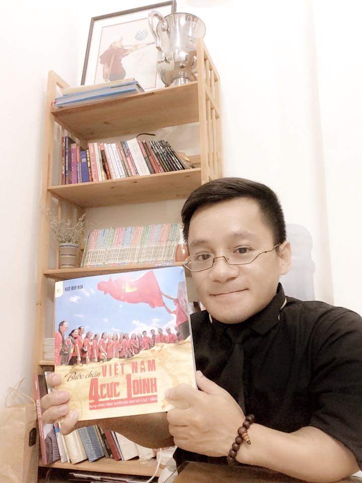 Nguyễn Sơn Lâm với cuốn sách
