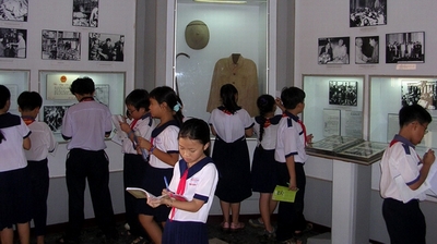 Trả lại vị thế môn Sử mà không khắc phục yếu kém thì vô nghĩa!