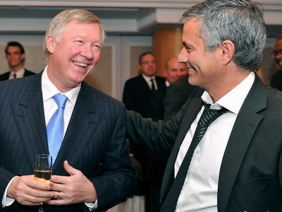 Sir Alex: &quot;Sa thải Mourinho là hành động ngu ngốc&quot;