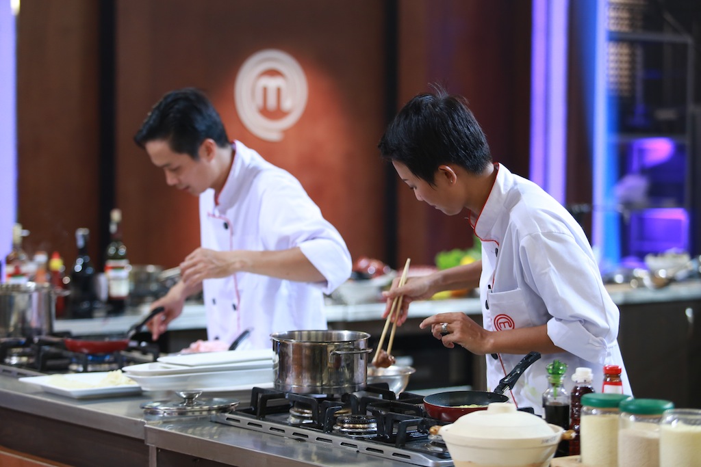 Thanh Cường và Phạm Tuyết trong trận đấu kịch tính