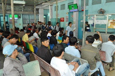Bệnh viện tuyến dưới cố tình giữ bệnh nhân nặng