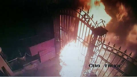 Hà Nội: Đang ngủ, nhà tổ trưởng dân phố bị phóng hỏa