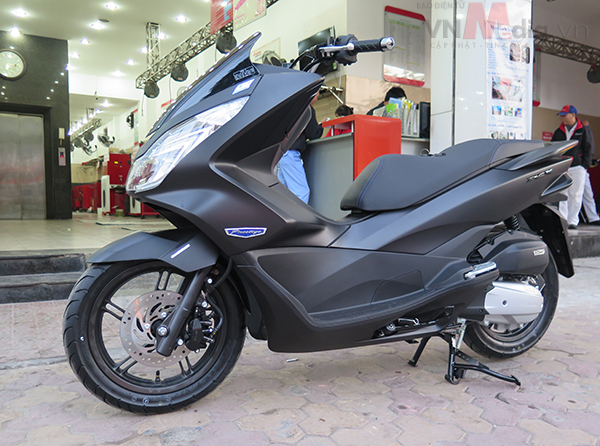 2 xe máy Honda ế ẩm, giảm giá mạnh