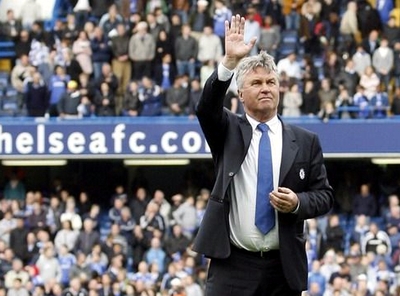 HLV Hiddink sẽ tiếp quản chiếc ghế tại Chelsea
