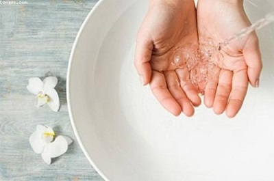 Mẹo dưỡng da tay luôn mềm mại trong mùa đông