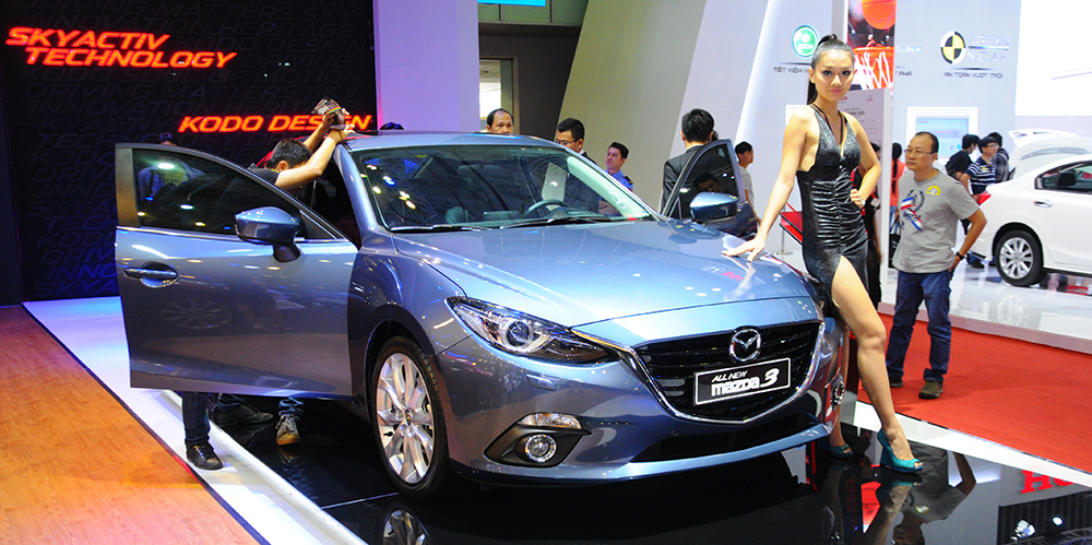 Mazda3 soán ngôi Corolla Altis ngoạn mục