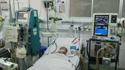 Lọc máu liên tục cứu bé trai hôn mê vì sốc sốt xuất huyết