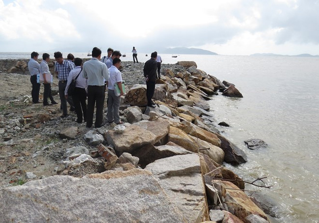 Đến lươt Nha Trang có &quot;voi khủng&quot; chui lọt lỗ kim
