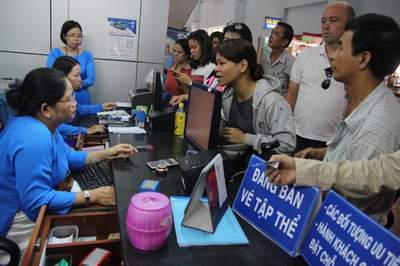 Sắp hết vé tàu Tết Bính Thân