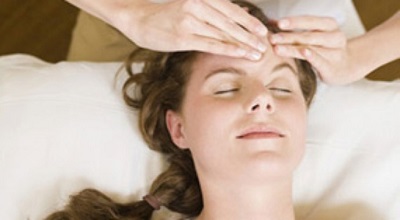 Cách xoa bóp giúp bạn ngủ ngon