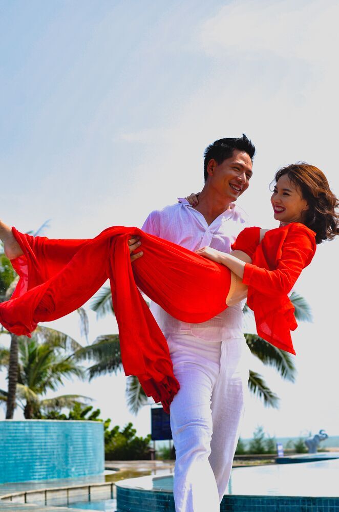 Những cảnh tình tứ lãng mạn của Đinh Ngọc Diệp và Bình Minh